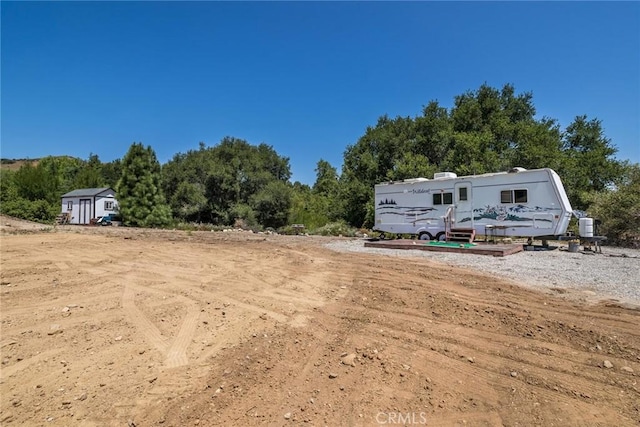 16261 Pineview Rd, Canyon Country, CA 91387 - view of yard
