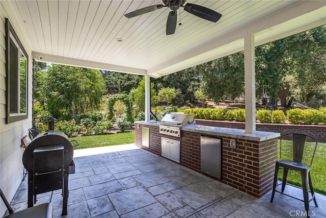 16261 Pineview Rd, Canyon Country, CA 91387 - view of patio / terrace with area for grilling and a ceiling fan