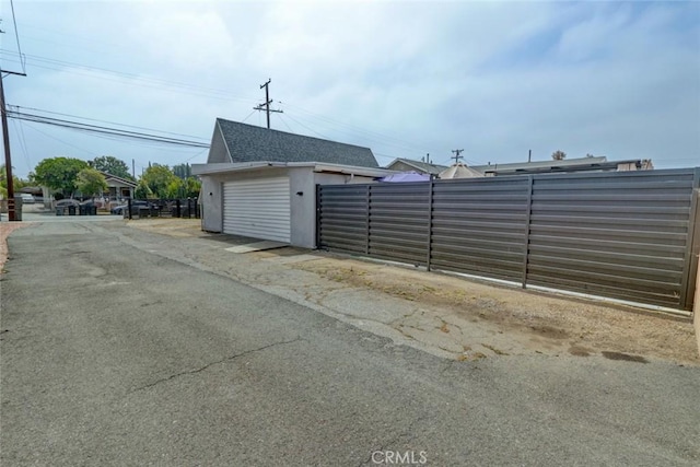 4519 Bresee Ave, Baldwin Park, CA 91706 - view of garage