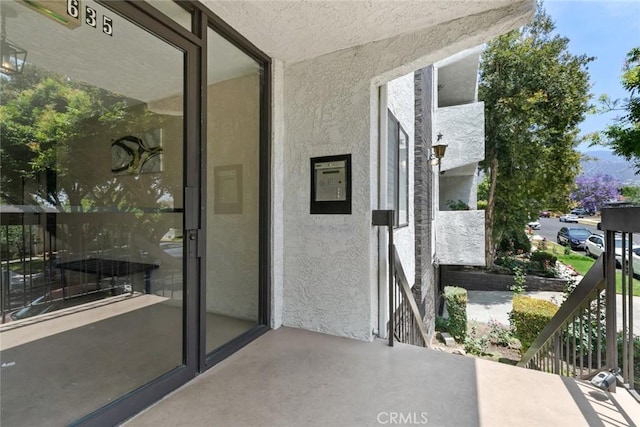 635 E Elmwood Ave Unit 307, Burbank, CA 91501 - view of patio / terrace