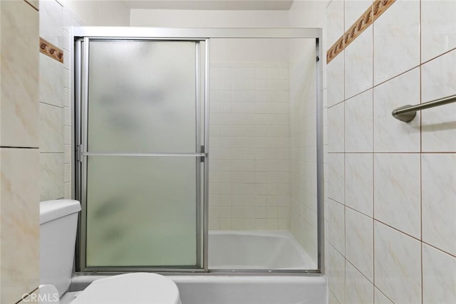 635 E Elmwood Ave Unit 307, Burbank, CA 91501 - full bath with toilet and bath / shower combo with glass door