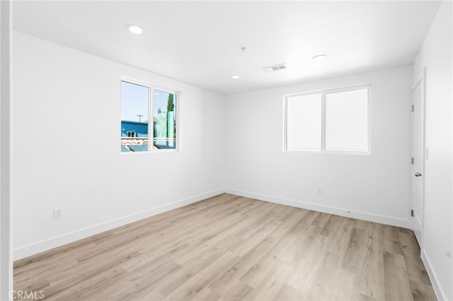 10415 Avalon Blvd, Los Angeles, CA 90003 - unfurnished room featuring light wood-type flooring and recessed lighting