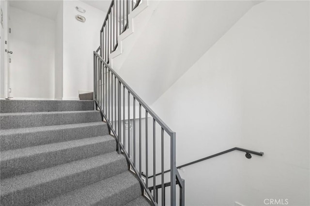 7124 Hollywood Blvd Unit 5, Los Angeles, CA 90046 - view of staircase