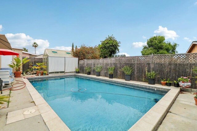 5070 Limerick Ave, Clairemont Mesa, CA 92117 - view of pool with a fenced backyard