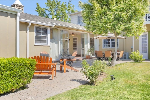 929 E Marshall Pl, Long Beach, CA 90807 - view of patio featuring a ceiling fan