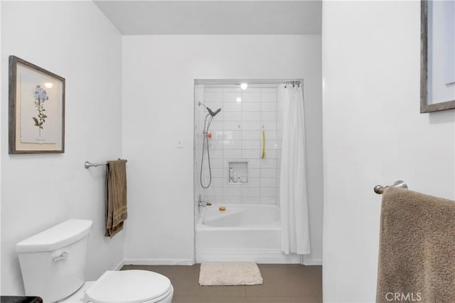 929 E Marshall Pl, Long Beach, CA 90807 - bathroom featuring toilet and shower / tub combo with curtain