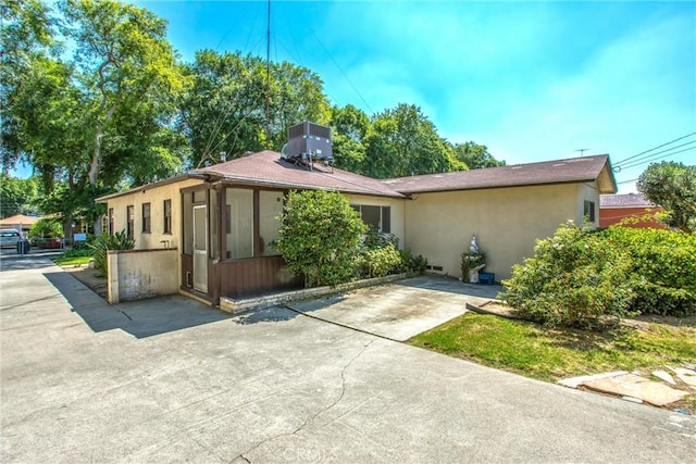 722 E 19th St, San Bernardino, CA 92404 - ranch-style home featuring stucco siding
