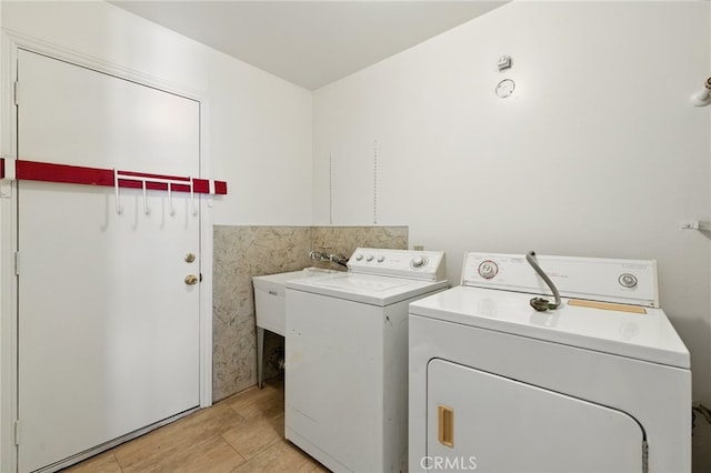 2723 57th St, Sacramento, CA 95817 - washroom featuring independent washer and dryer