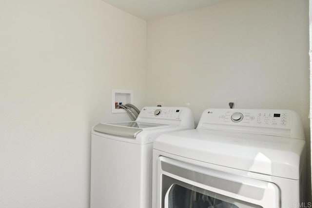 6127 Winchester St, San Diego, CA 92139 - laundry area with washing machine and dryer