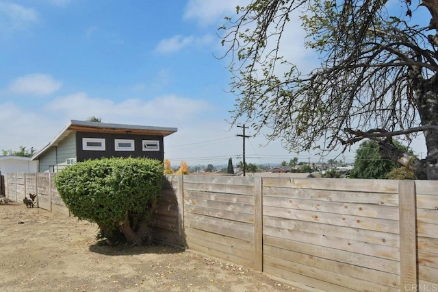6127 Winchester St, San Diego, CA 92139 - view of yard