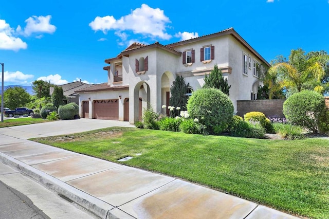 43883 Brookhaven Ct, Temecula, CA 92592 - mediterranean / spanish home featuring stucco siding, driveway, and a front lawn