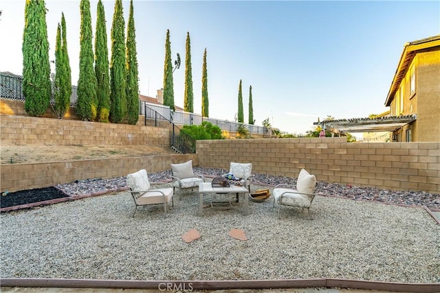 40209 Chelsea Ct, Palmdale, CA 93551 - fenced backyard with a patio