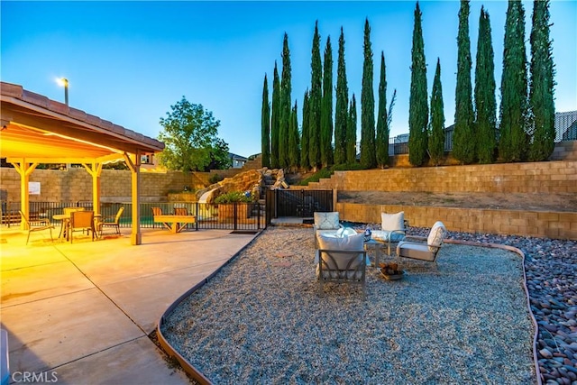 40209 Chelsea Ct, Palmdale, CA 93551 - fenced backyard featuring a patio area