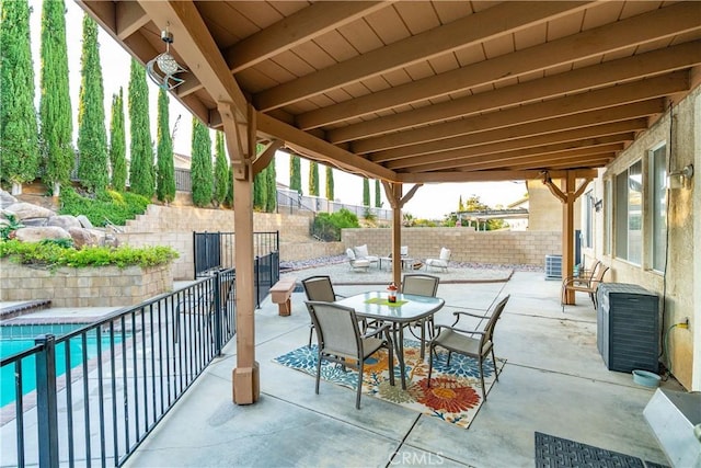 40209 Chelsea Ct, Palmdale, CA 93551 - fenced backyard with a patio area and outdoor dining space
