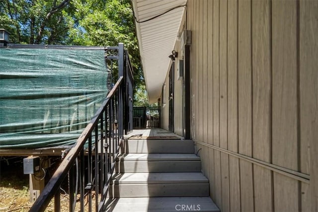 182 Darfo Dr, Crestline, CA 92325 - view of stairway