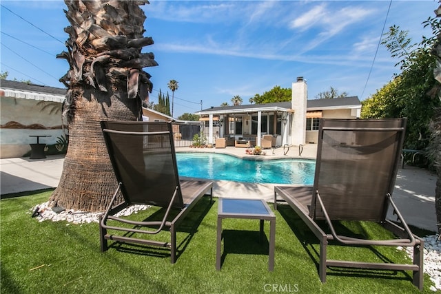 8527 Casaba Ave, Winnetka, CA 91306 - view of pool featuring a patio area and a fenced backyard