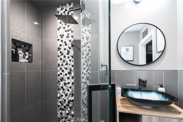 8527 Casaba Ave, Winnetka, CA 91306 - full bathroom with a tile shower and vanity
