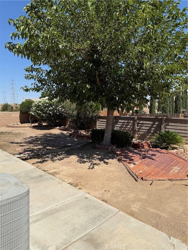 14106 Dartmouth St, Hesperia, CA 92344 - photo 23