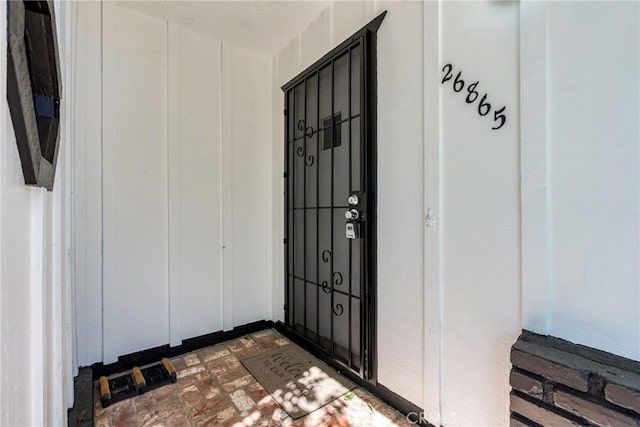26865 Pine Canyon Rd, Lake Hughes, CA 93532 - entrance to property featuring board and batten siding