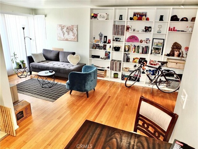 1724 E 1st St Unit 5A, Long Beach, CA 90802 - living area featuring wood finished floors