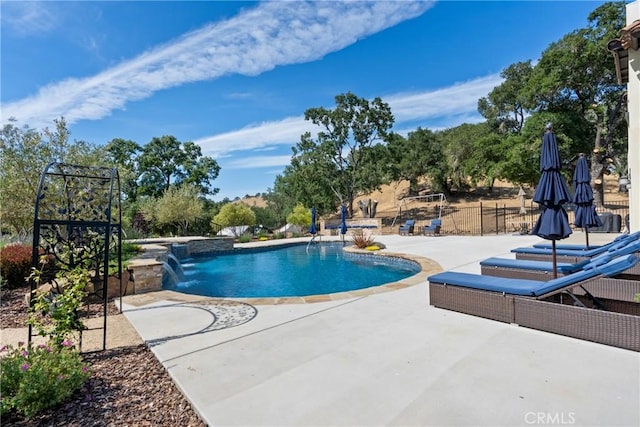 10270 Santa Ana Rd, Atascadero, CA 93422 - view of swimming pool with a patio