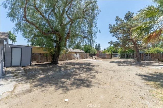 10010 Cedar Ave, Bloomington, CA 92316 - view of yard