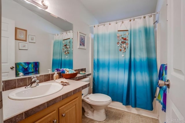 1750 W Citracado Pkwy Unit 157, Escondido, CA 92029 - full bath featuring vanity and a shower with shower curtain