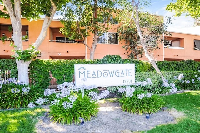 12601 Van Nuys Blvd Unit 103, Pacoima, CA 91331 - view of community sign