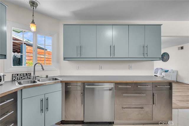 10480 Bryan St, Riverside, CA 92505 - kitchen with dishwasher and decorative light fixtures