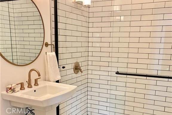 341 W Whiting Ave W, Fullerton, CA 92832 - full bath with a sink and tiled shower