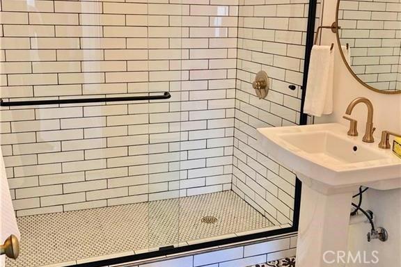 341 W Whiting Ave W, Fullerton, CA 92832 - bathroom with a shower stall