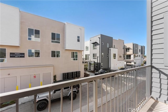 94191/2 N Sepulveda Blvd Unit 1, North Hills, CA 91343 - balcony featuring a residential view
