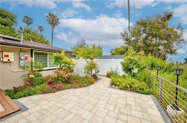 5276 Willow Wood Rd, Rolling Hills Estates, CA 90274 - fenced backyard featuring a patio area