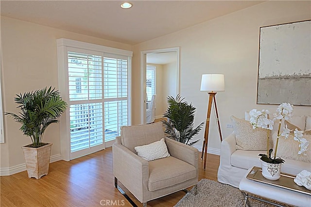 1681 Tam Oshanter Rd Unit 10C M12, Seal Beach, CA 90740 - living area with healthy amount of natural light, light wood finished floors, recessed lighting, and lofted ceiling