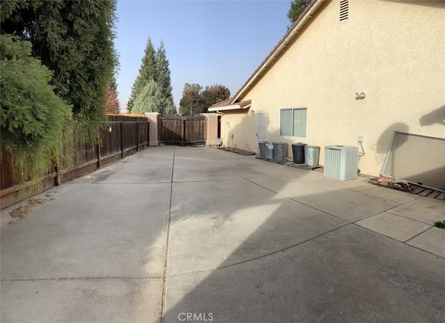 3854 Canvasback Ct, Merced, CA 95340 - fenced backyard with a patio