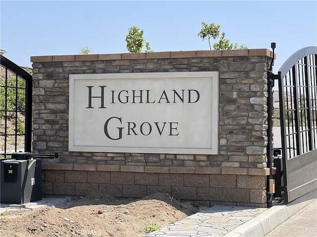17727 Santa Lucia Ct, Riverside, CA 92503 - view of community / neighborhood sign