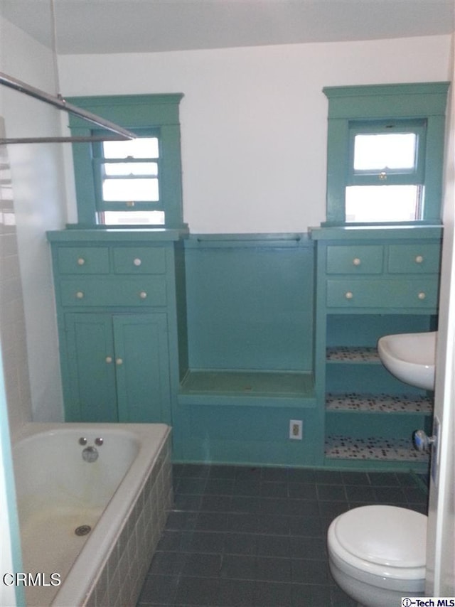 1165 N Lake Ave, Pasadena, CA 91104 - full bathroom with a relaxing tiled tub and tile patterned flooring