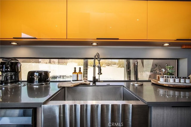 6640 Mount Shasta Ave, Joshua Tree, CA 92252 - kitchen with backsplash and dark stone countertops