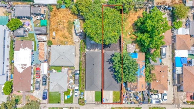 1962 E 114th St, Los Angeles, CA 90059 - aerial view of residential area with property boundaries highlighted