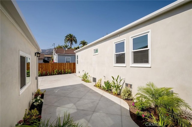 1038 N Columbus Ave, Glendale, CA 91202 - view of patio / terrace