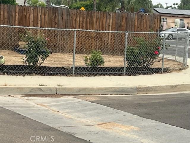 942 Front St, Perris, CA 92570 - view of gate