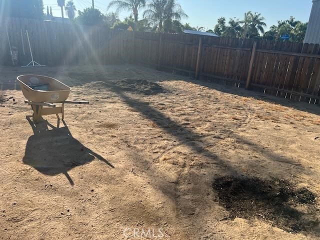 942 Front St, Perris, CA 92570 - view of yard