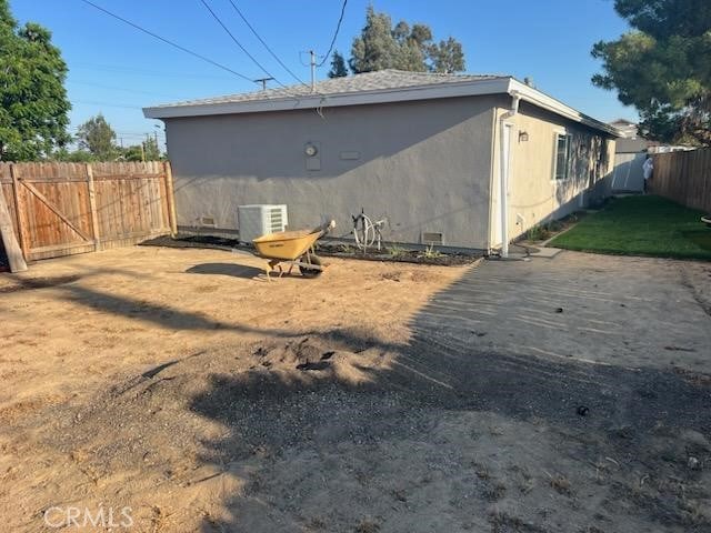 942 Front St, Perris, CA 92570 - rear view of property