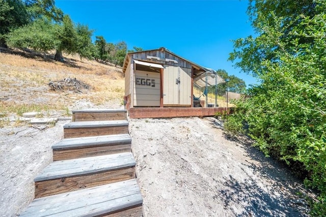 7635 Sombrilla Ave, Atascadero, CA 93422 - view of front of home with a storage shed