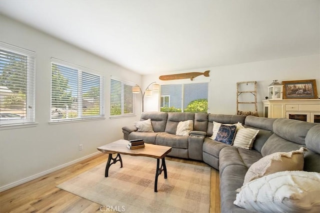 7635 Sombrilla Ave, Atascadero, CA 93422 - living area with light wood-style floors and baseboards