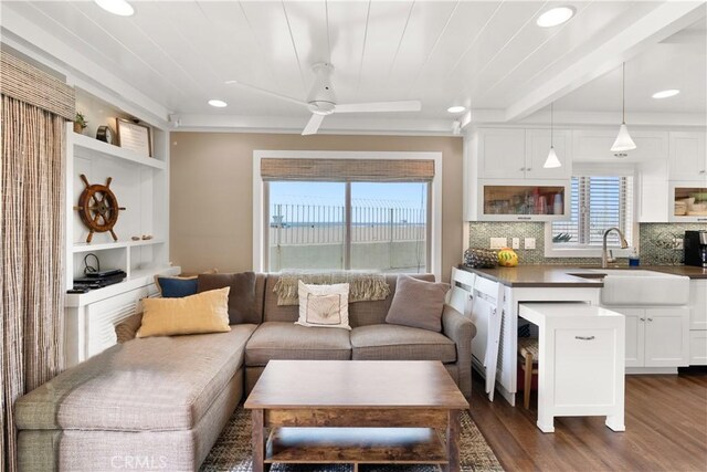 711 Pacific Coast Unit 109, Huntington Beach, CA 92648 - photo 16