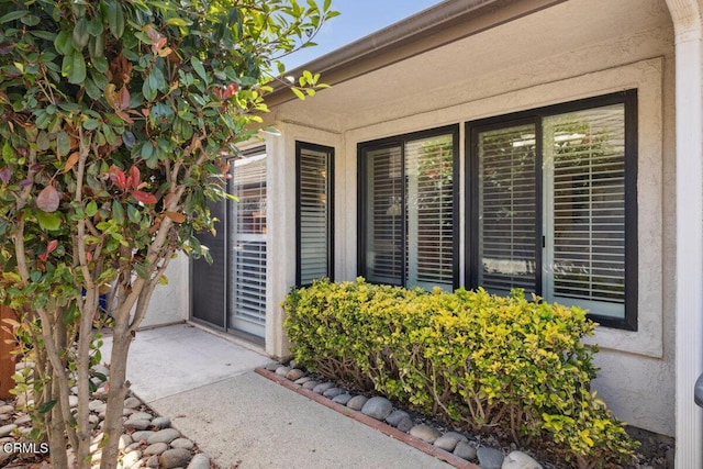 116 La Veta Dr, Camarillo, CA 93012 - entrance to property