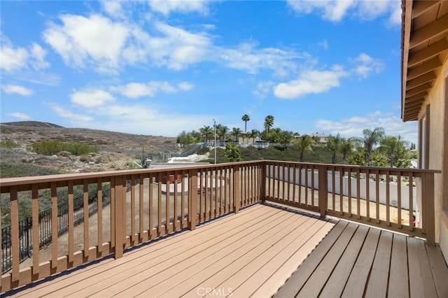 5 Vista Loreta, Lake Elsinore, CA 92532 - view of wooden deck