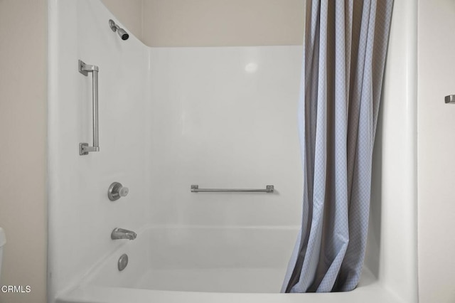 13208 Village 13 Unit 13, Camarillo, CA 93012 - bathroom featuring shower / bathtub combination with curtain