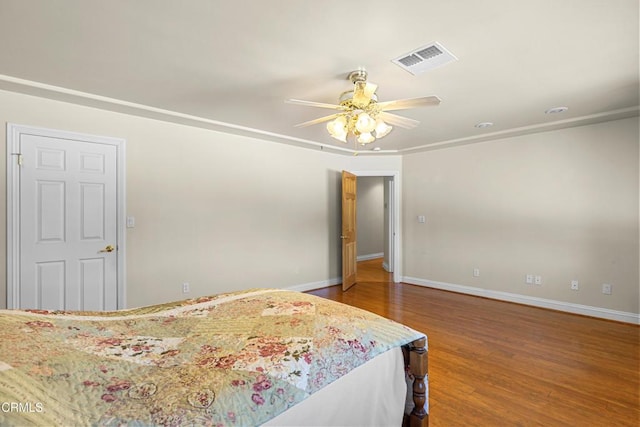 30100 Sunland Way, Tehachapi, CA 93561 - bedroom with wood finished floors and ceiling fan